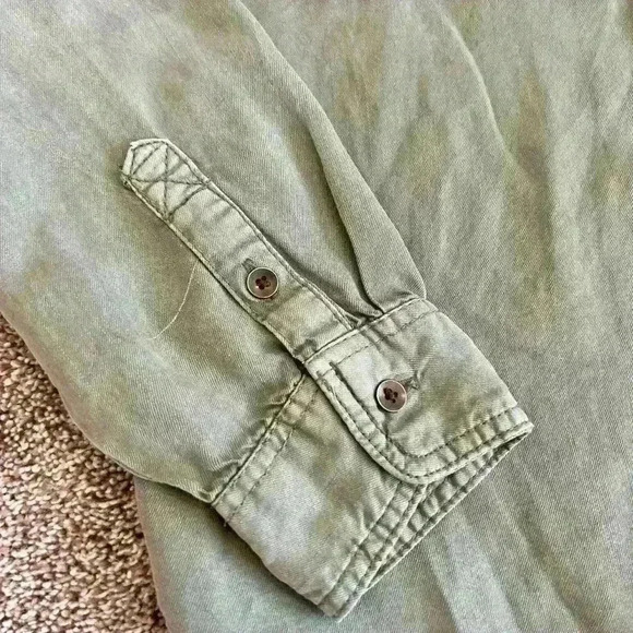 American Eagle Button Down Shirt Size Small - Picture 3 of 7